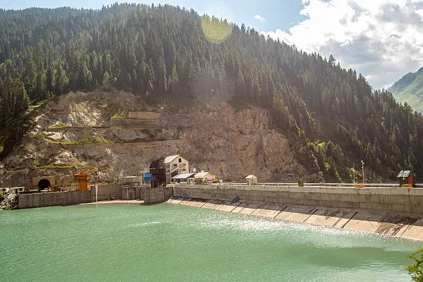 Kishanganga 330MW Hydroelectric Dam spillway and reservoir lake